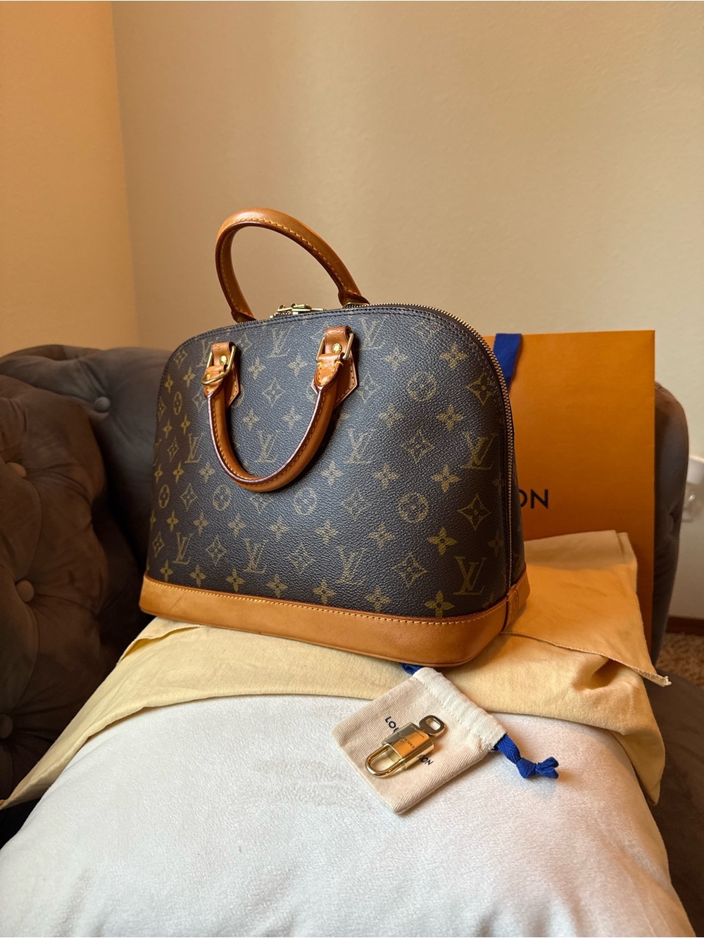 🔥Louis Vuitton Vintage Monogram Satchel Made in France, 1998 with COA🔥 - Picture 17 of 17